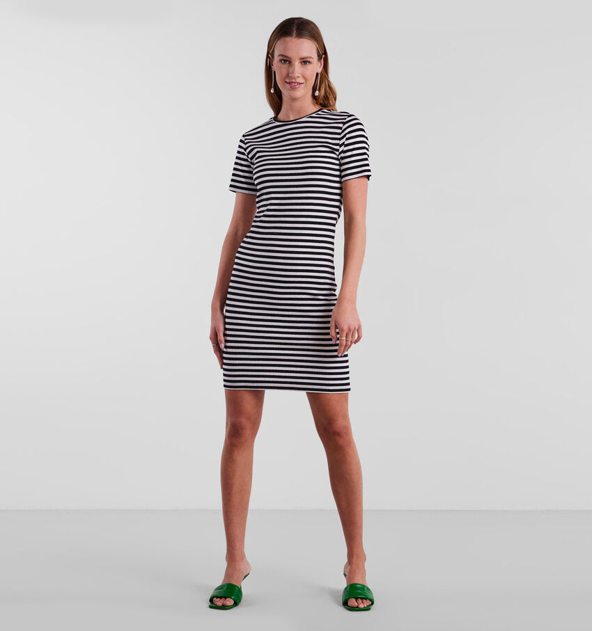 Pieces Ruka Zwarte T-shirt Jurk