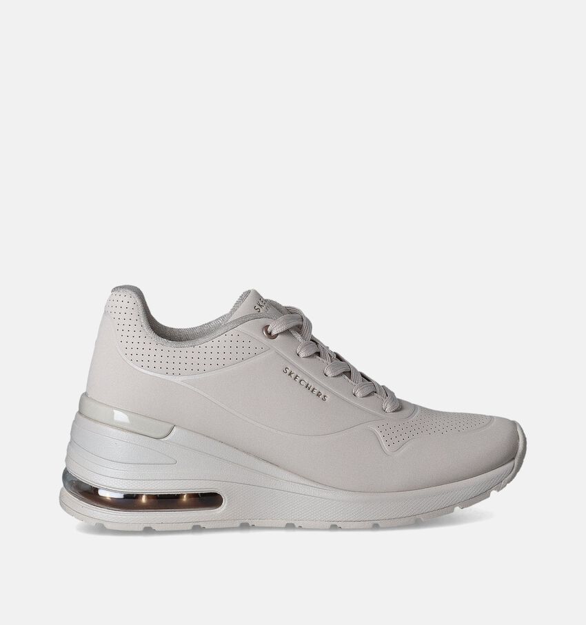 Skechers Million Air Alevated Air Baskets avec talon compensé en Écru