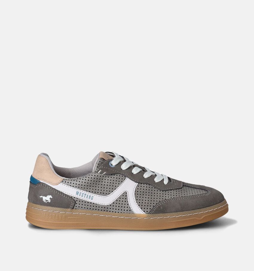 Mustang Chaussures à lacets en Gris