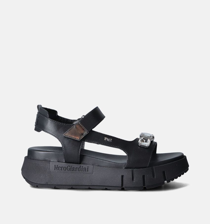 NeroGiardini Zwarte Sandalen met plateauzool