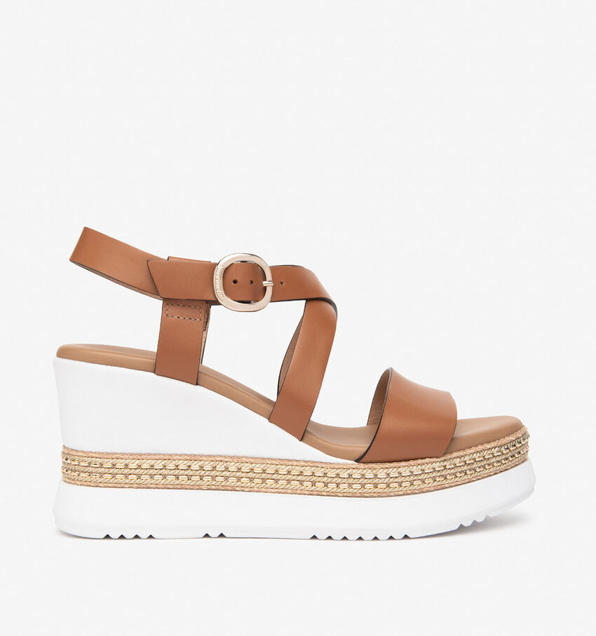 NeroGiardini Cognac Sandalen met sleehak