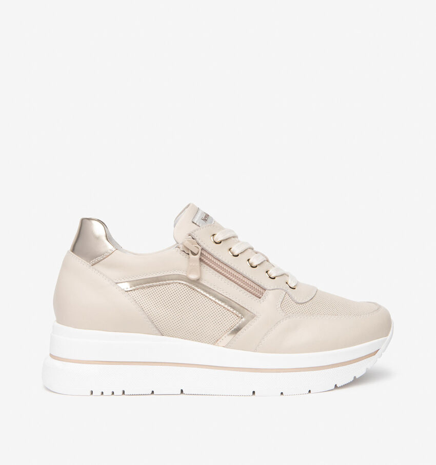 NeroGiardini Beige Sneakers met sleehak