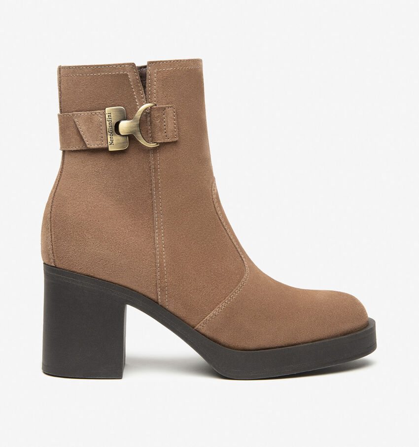 NeroGiardini Bottines à talons en Camel