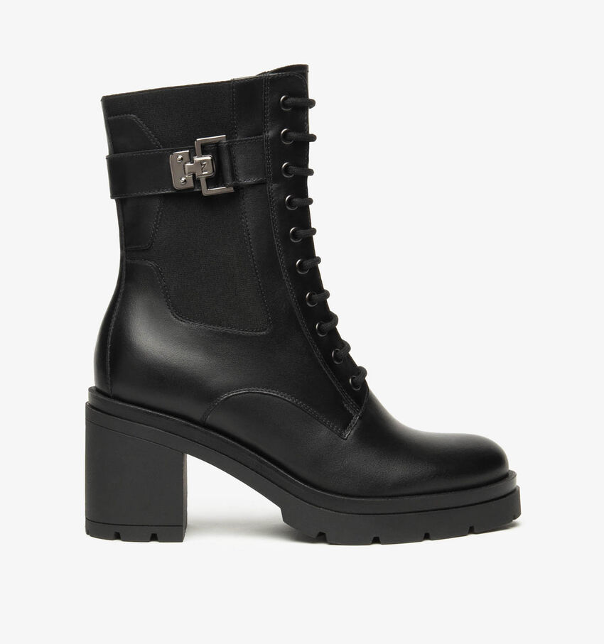 NeroGiardini Boots à lacets en noir
