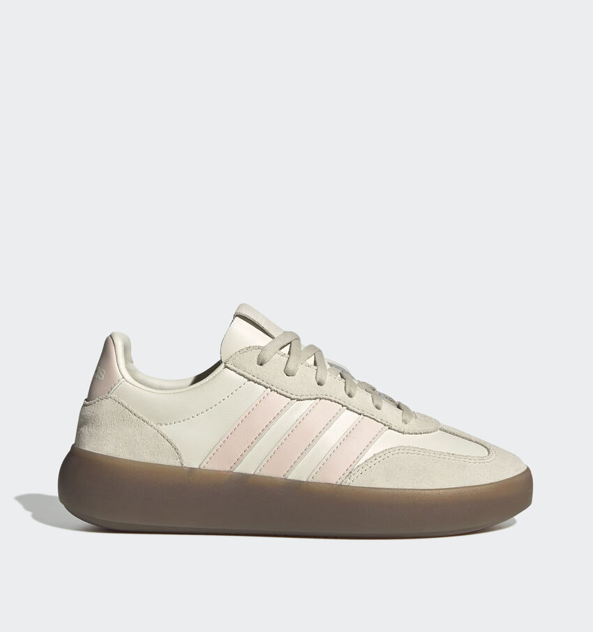 adidas Barreda Decode Lux Baskets en Ecru/Rose