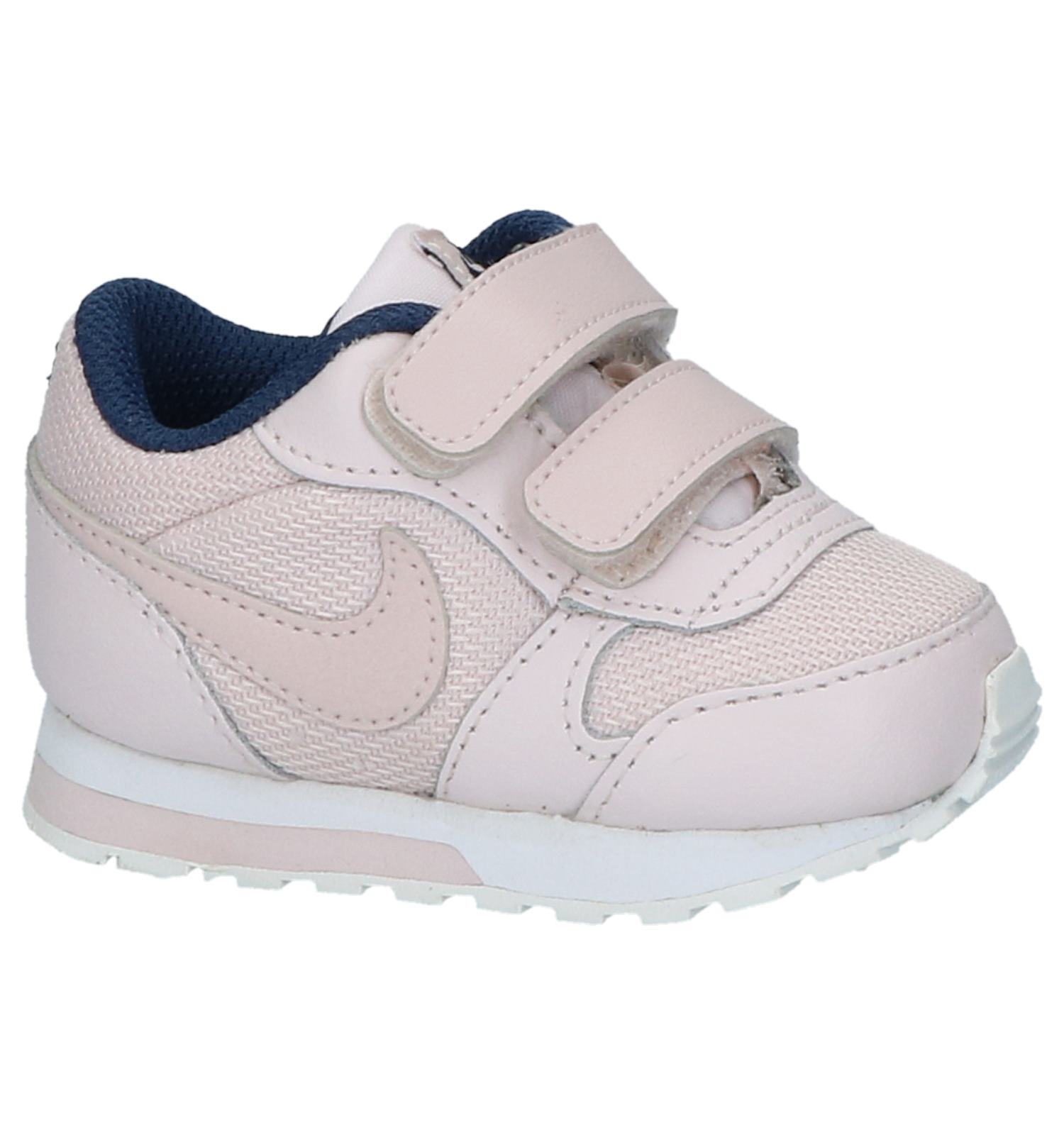 roze sportschoenen nike