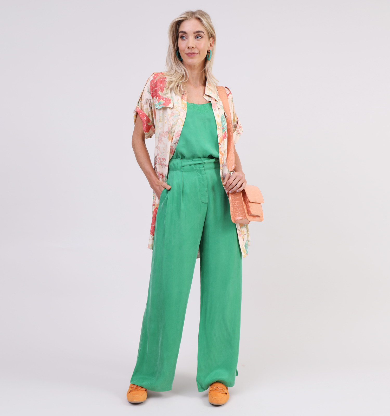 Robe chemise sur pantalon 2025