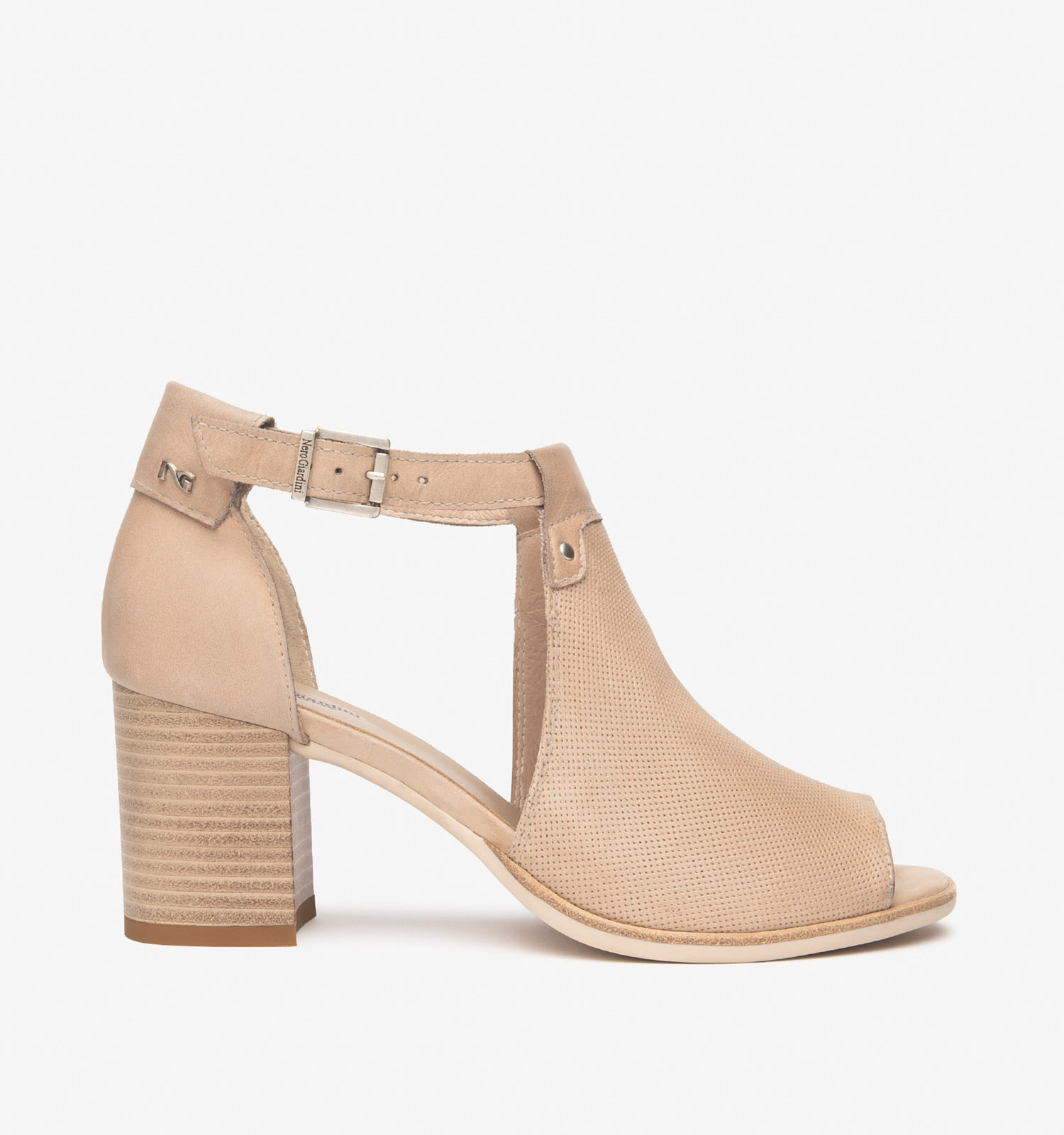 NeroGiardini Beige Sandalen met blokhak