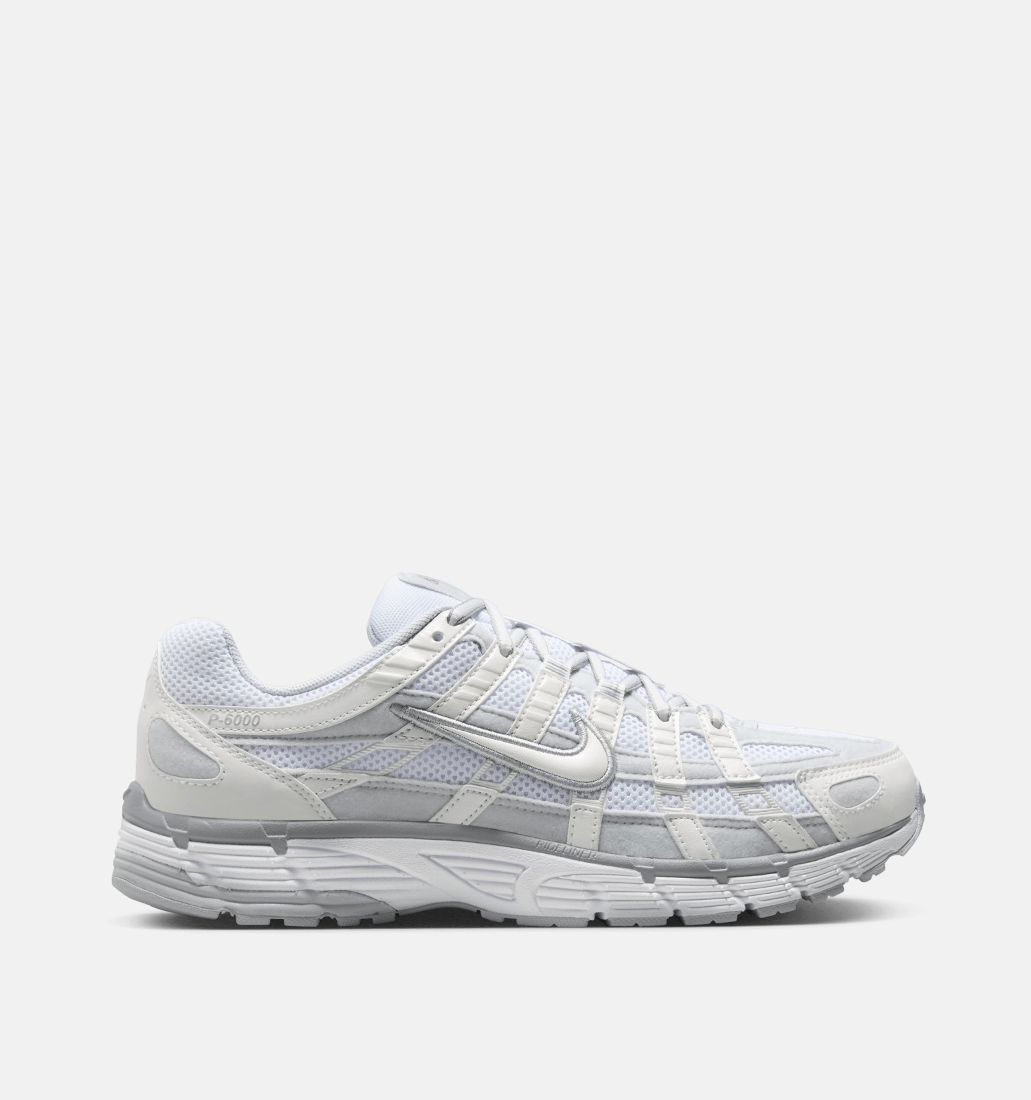Nike P-6000 Baskets basses en Blanc/Gris